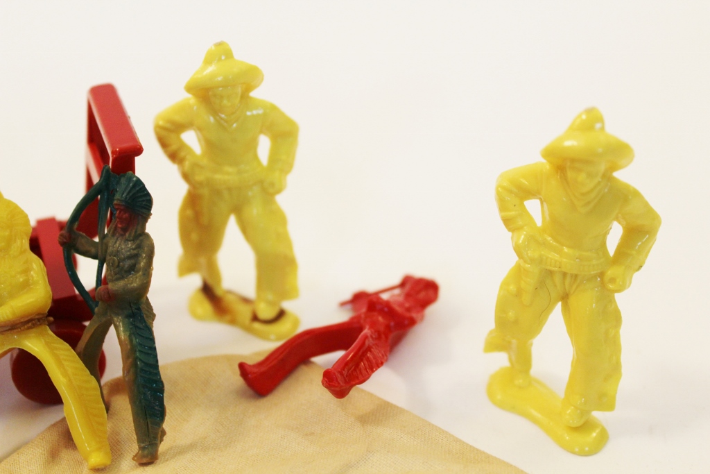 Vintage Painted TIn and Marx Plastic Figures EBTH